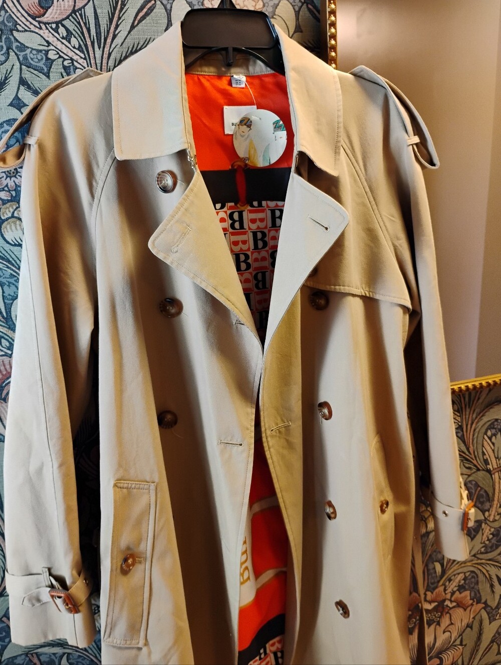 Burberry Beige Trench Coat with Orange Lining and Logo Panel / RARE FIND / - Picture 3 of 15